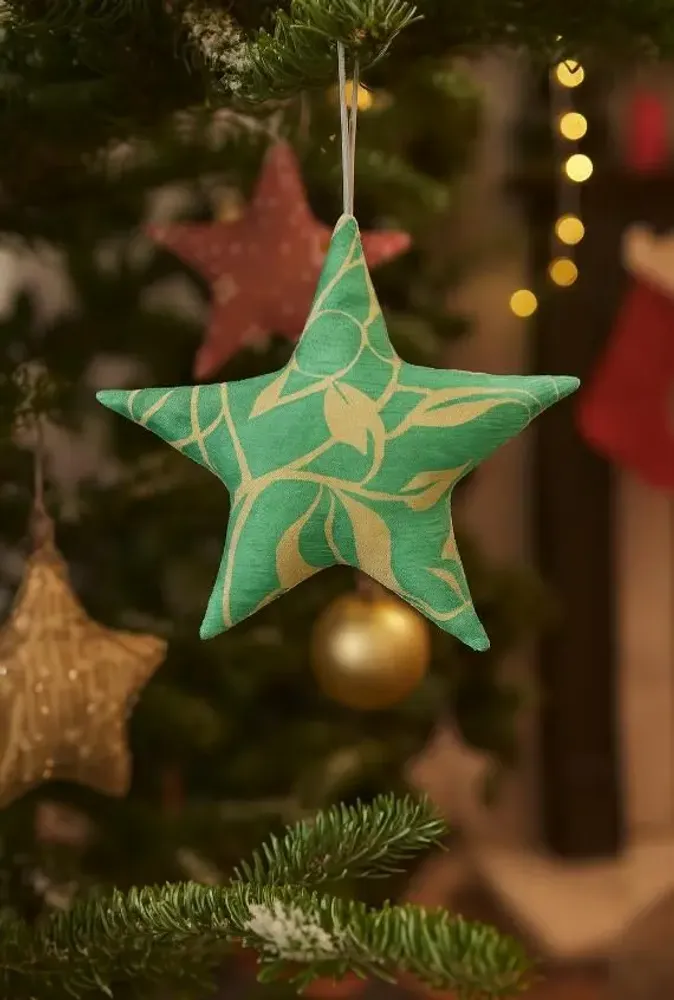 Guirlandes et boules de Noël - Boule de Noël en forme d'étoile sari recyclée Maxi - I WAS A SARI