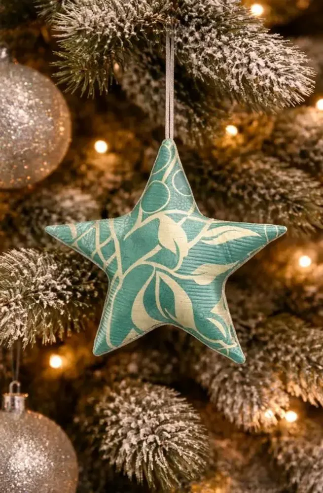 Guirlandes et boules de Noël - Boule de Noël en forme d'étoile sari recyclée Maxi - I WAS A SARI