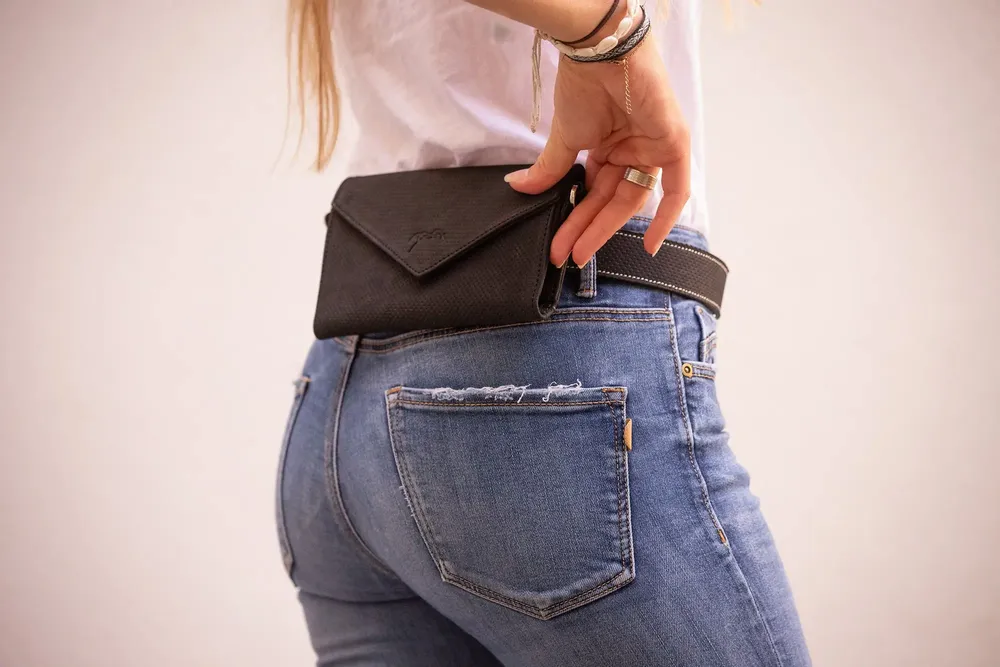 Petite maroquinerie - New phone pocket "cuir perforé" - PENELOPE