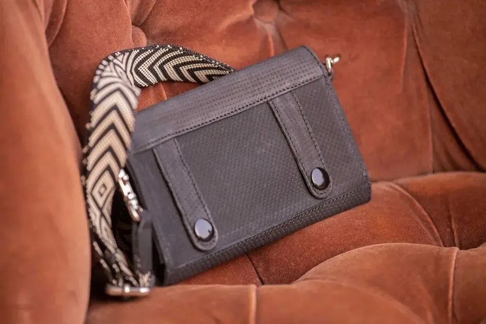 Petite maroquinerie - New phone pocket "cuir perforé" - PENELOPE