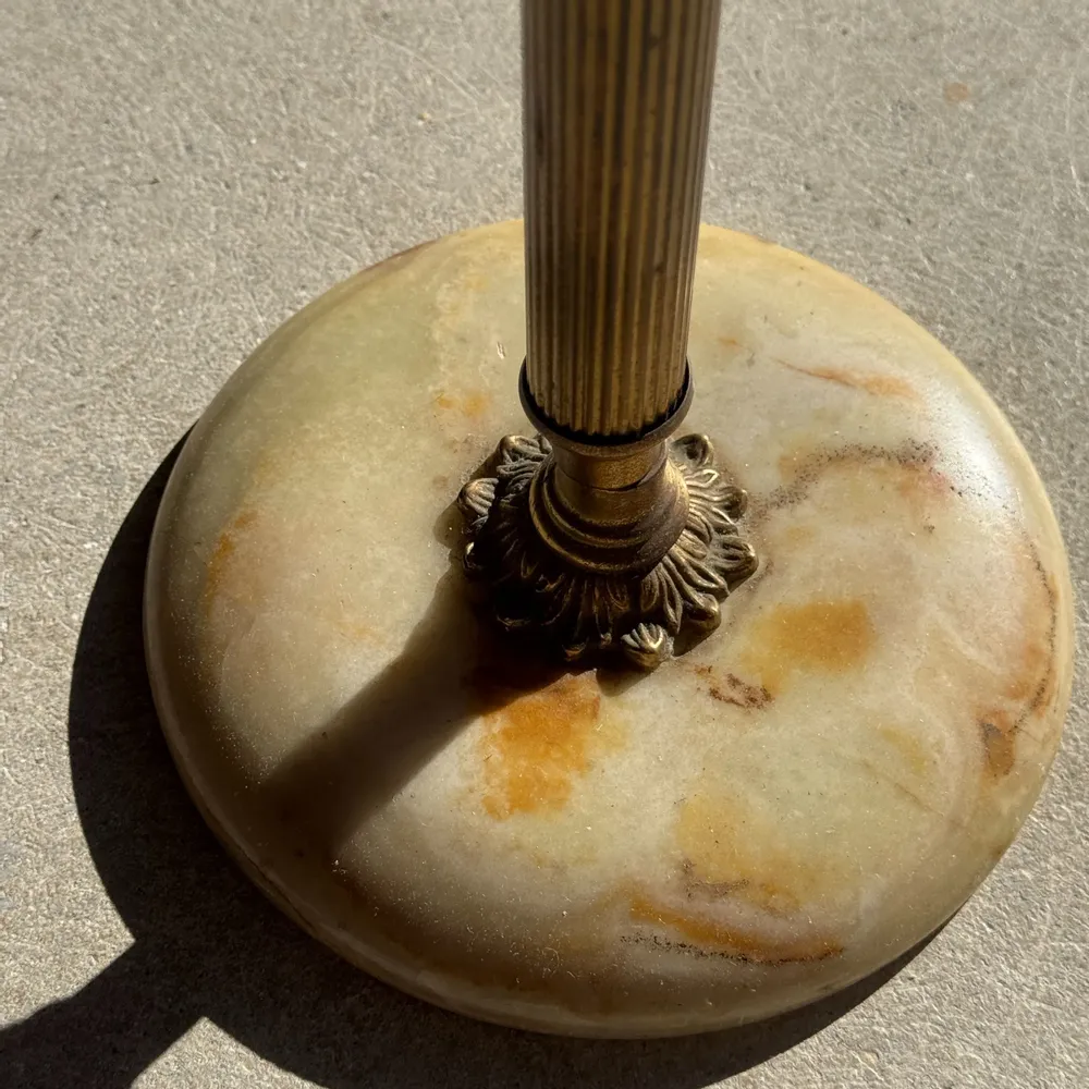 Objets de décoration - Cendrier sur pieds en marbre et en laiton H74 D17 - OFFICE OBJETS