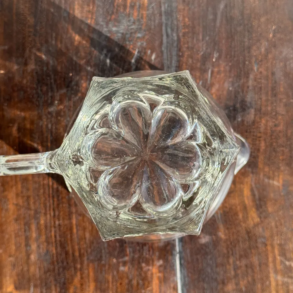 Carafes - Large glass water pitcher with hexagonal base H15 D20 - OFFICE OBJETS