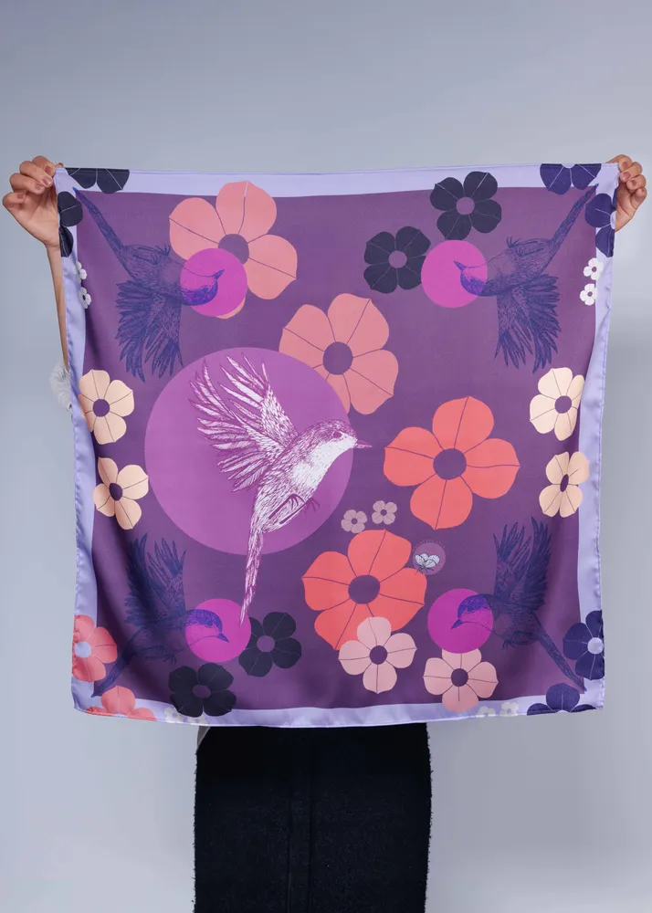 Foulards et écharpes - oiseau gorge rouge - KOUNTHEA RETH