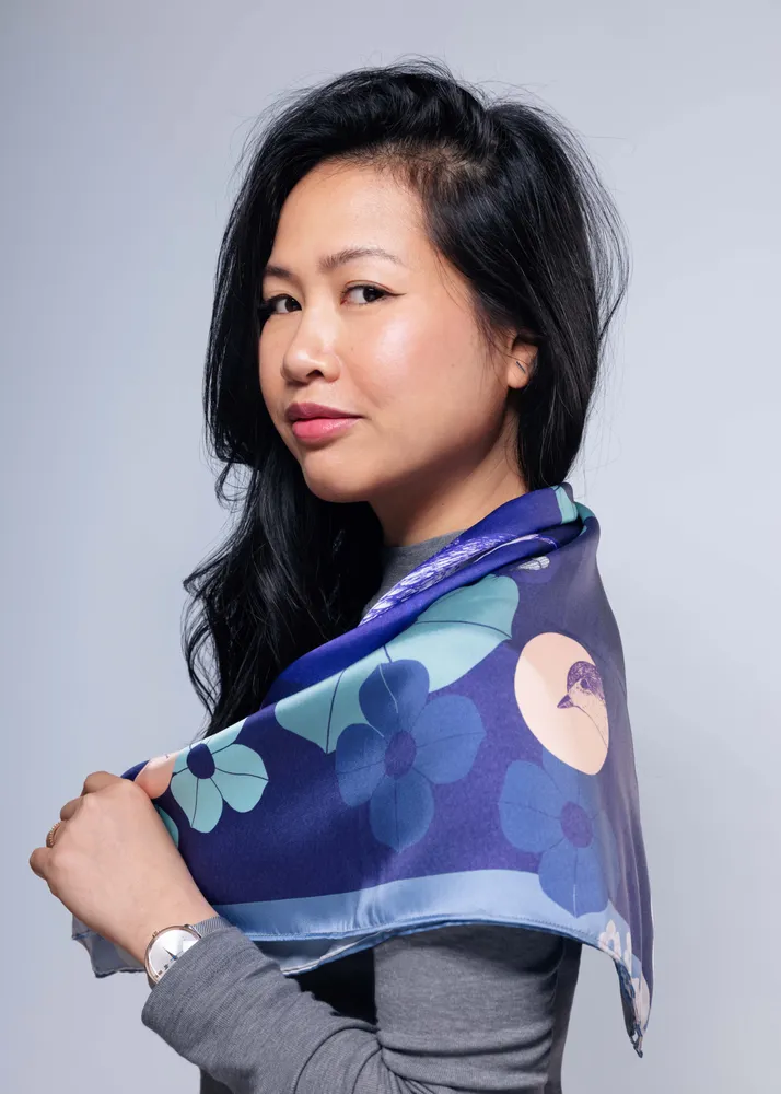 Foulards et écharpes - oiseau gorge rouge - KOUNTHEA RETH