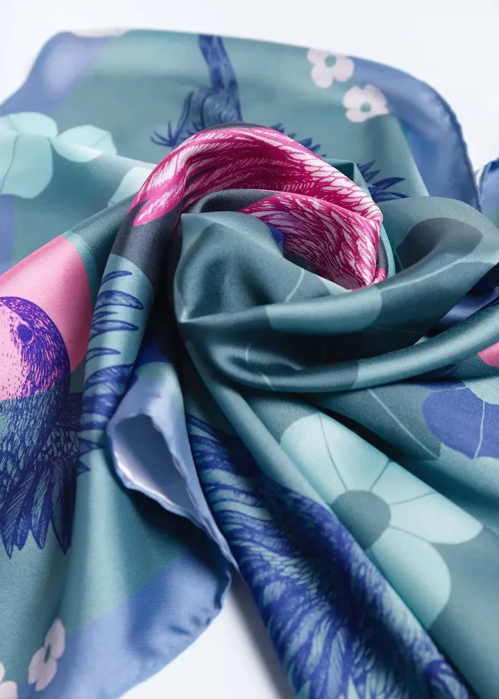 Foulards et écharpes - oiseau gorge rouge - KOUNTHEA RETH