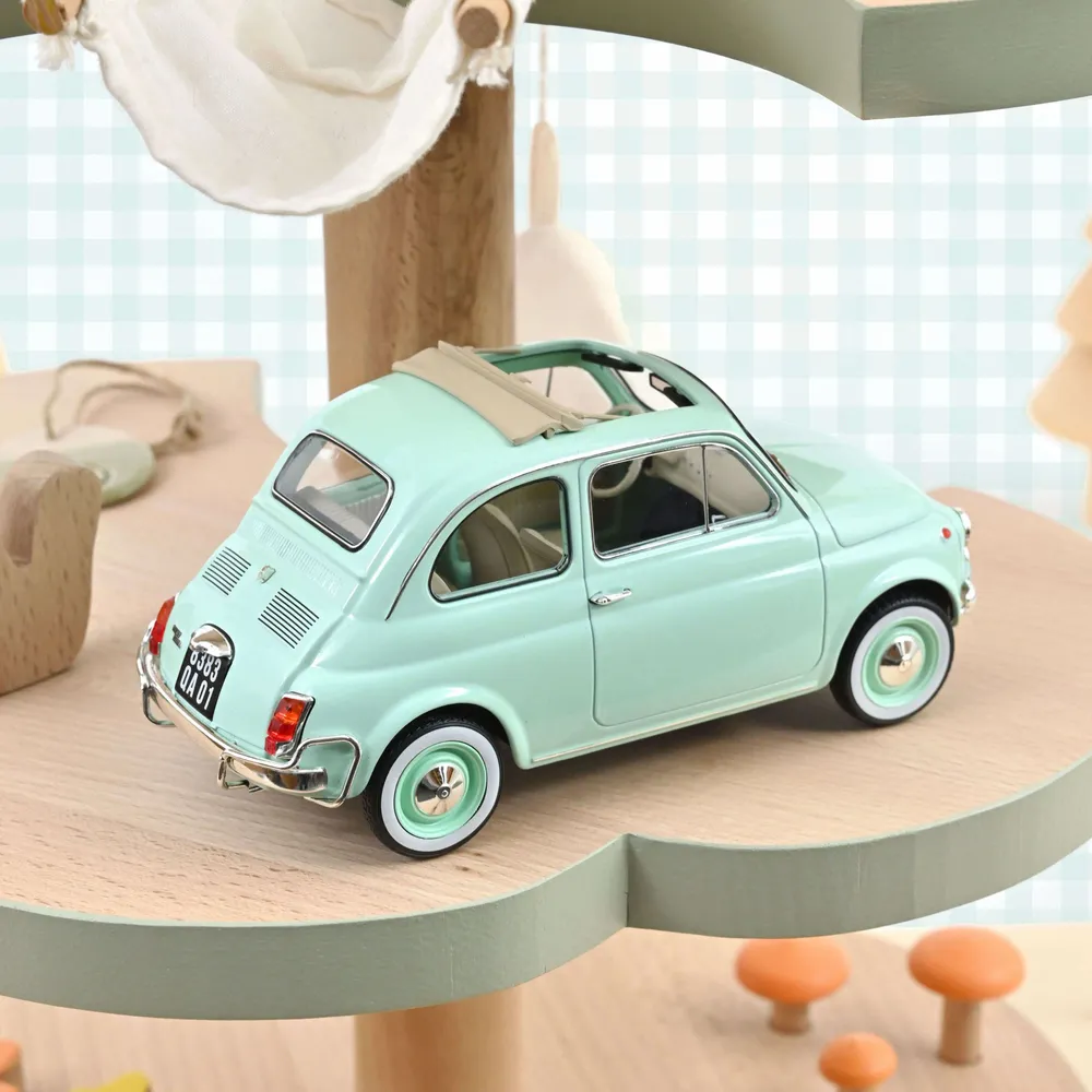 Cadeaux - Fiat 500 L 1968 Bleu Pastel cadeau de naissance 1/18 - NOREV
