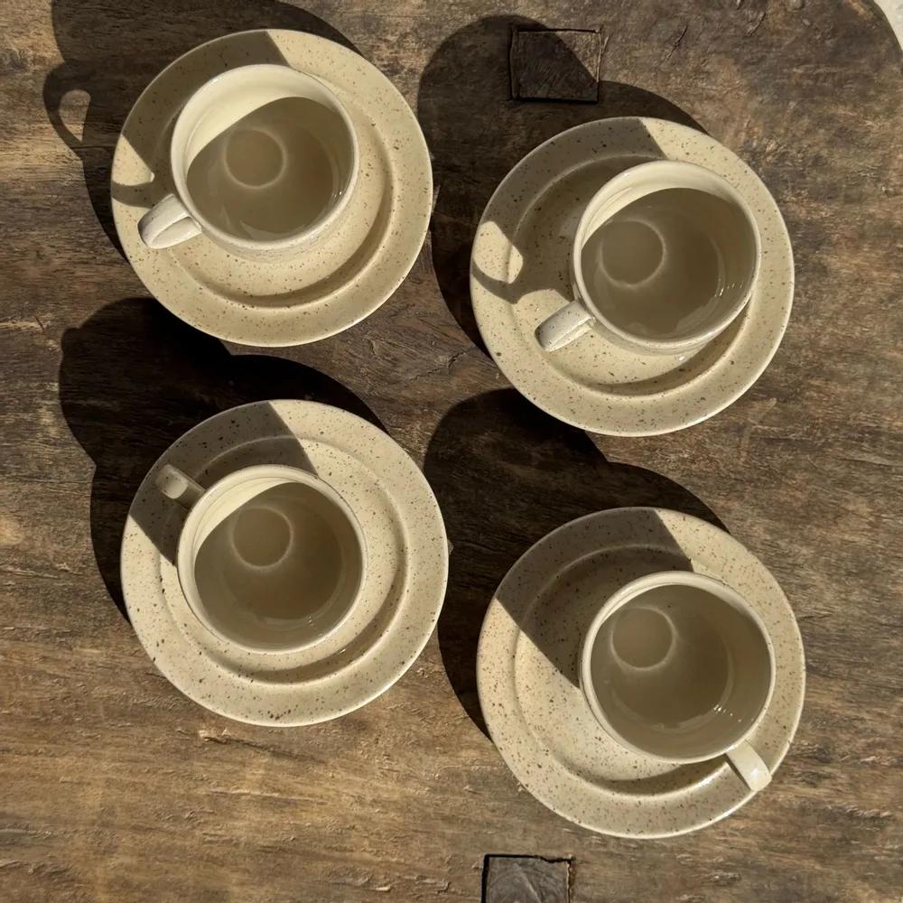 Tasses et mugs - Lot de 4 tasses à café vintage en grès beige moucheté brillante - OFFICE OBJETS