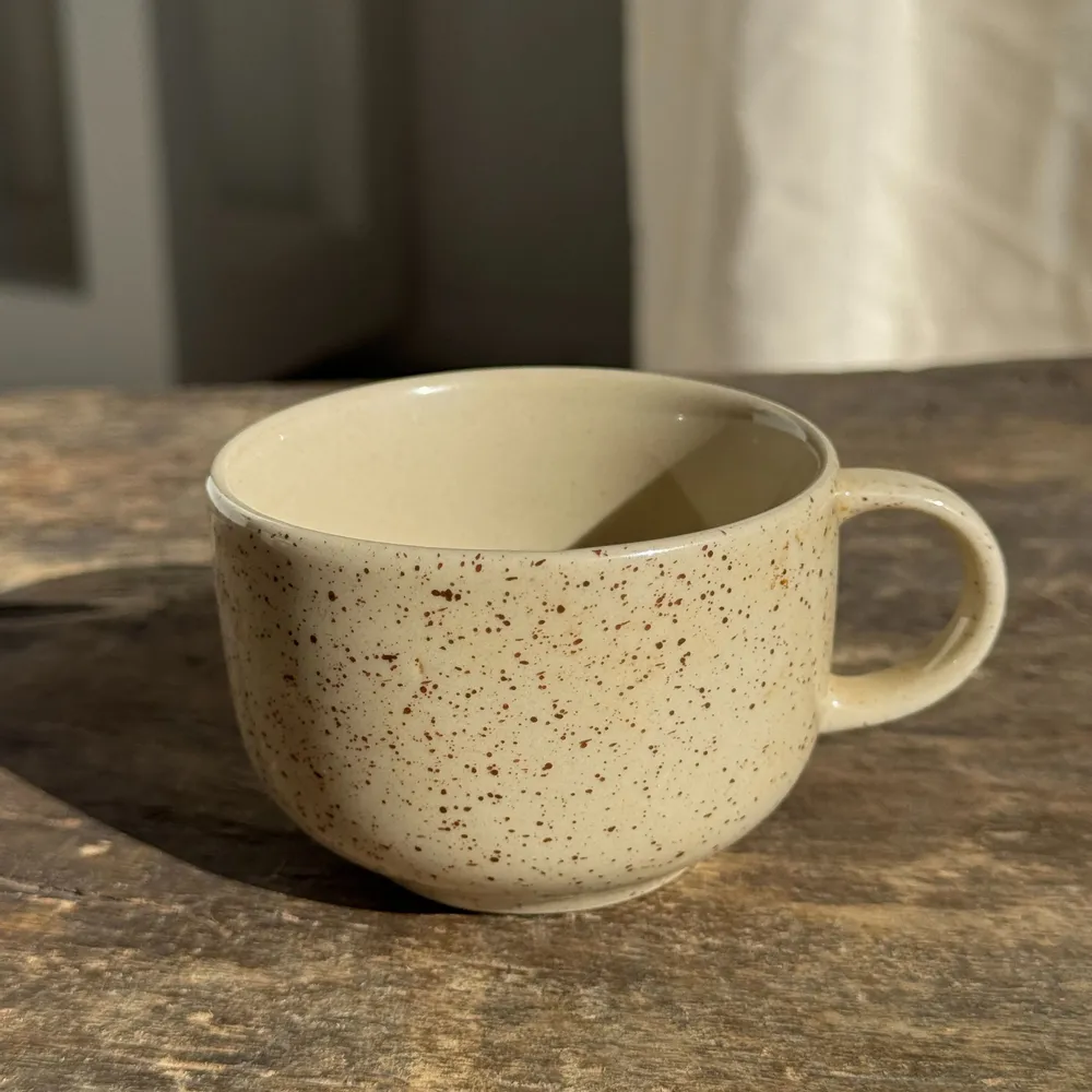 Tasses et mugs - Lot de 4 tasses à café vintage en grès beige moucheté brillante - OFFICE OBJETS