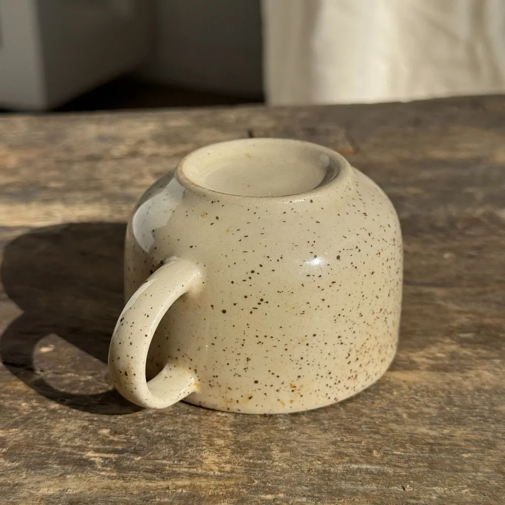 Tasses et mugs - Lot de 4 tasses à café vintage en grès beige moucheté brillante - OFFICE OBJETS