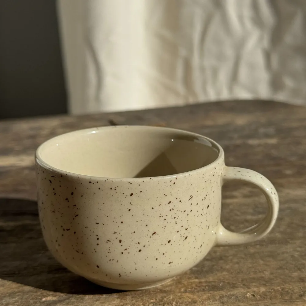 Tasses et mugs - Lot de 4 tasses à café vintage en grès beige moucheté brillante - OFFICE OBJETS