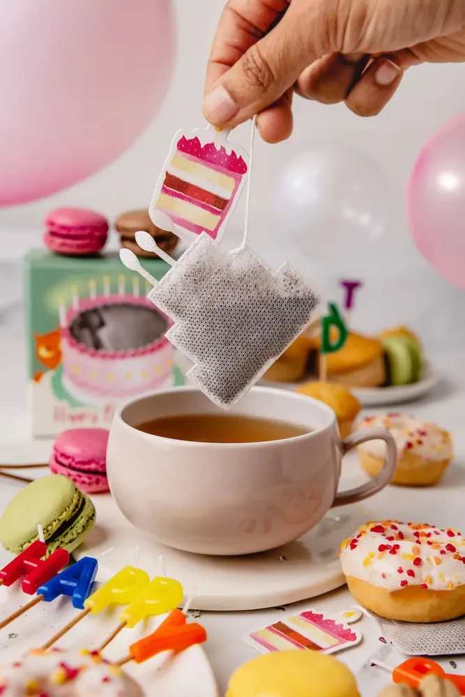Café et thé - Coffret Cadeau Anniversaire Thé – 10 Sachets en Forme de Gâteau - TEA HERITAGE