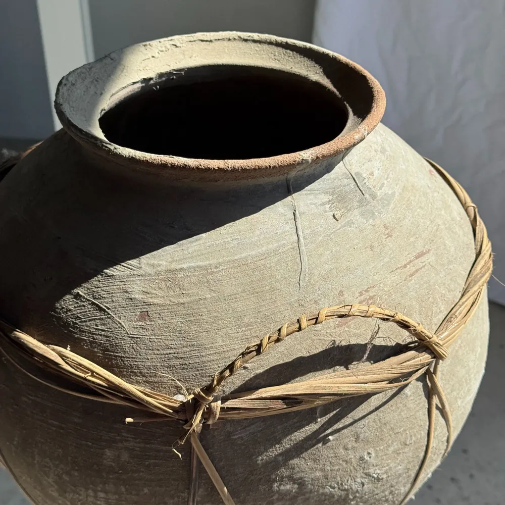 Decorative objects - Large gray and red terracotta pot with rattan handles and braces - OFFICE OBJETS