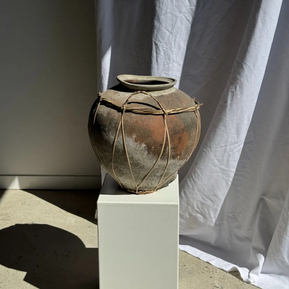 Decorative objects - Large gray and red terracotta pot with rattan handles and braces - OFFICE OBJETS
