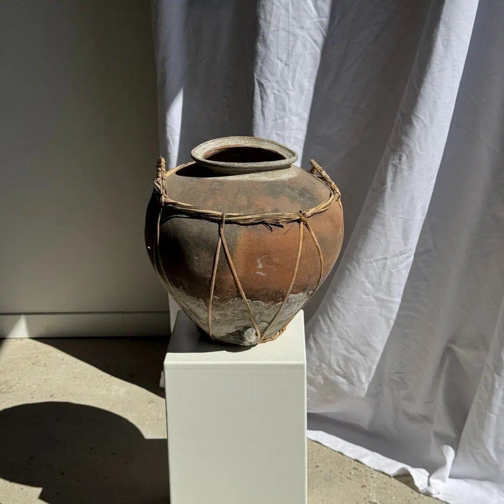 Decorative objects - Large gray and red terracotta pot with rattan handles and braces - OFFICE OBJETS