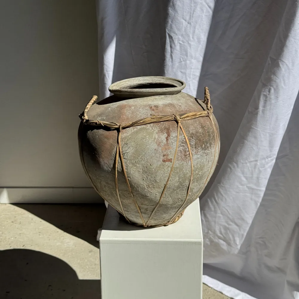 Decorative objects - Large gray and red terracotta pot with rattan handles and braces - OFFICE OBJETS