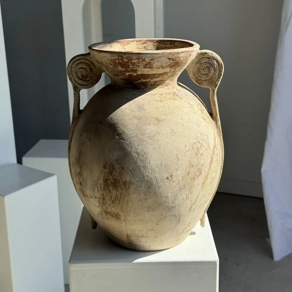 Objets de décoration - Grand vase crème à double anses spirale style antique en terre cuite - OFFICE OBJETS