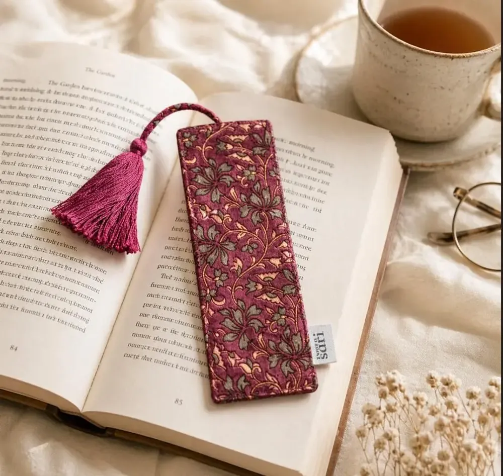 Homewear - Small artisan-made sari bookmark with tassel - I WAS A SARI