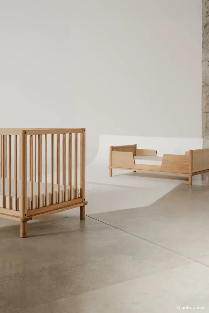 Lits - Lit bébé évolutif en bois de chêne massif Latitude - NOBODINOZ