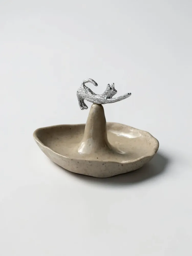 Ceramic - Sleepy Cat Ceramic Jewelry Dish - CÂPÂ JEWELRY