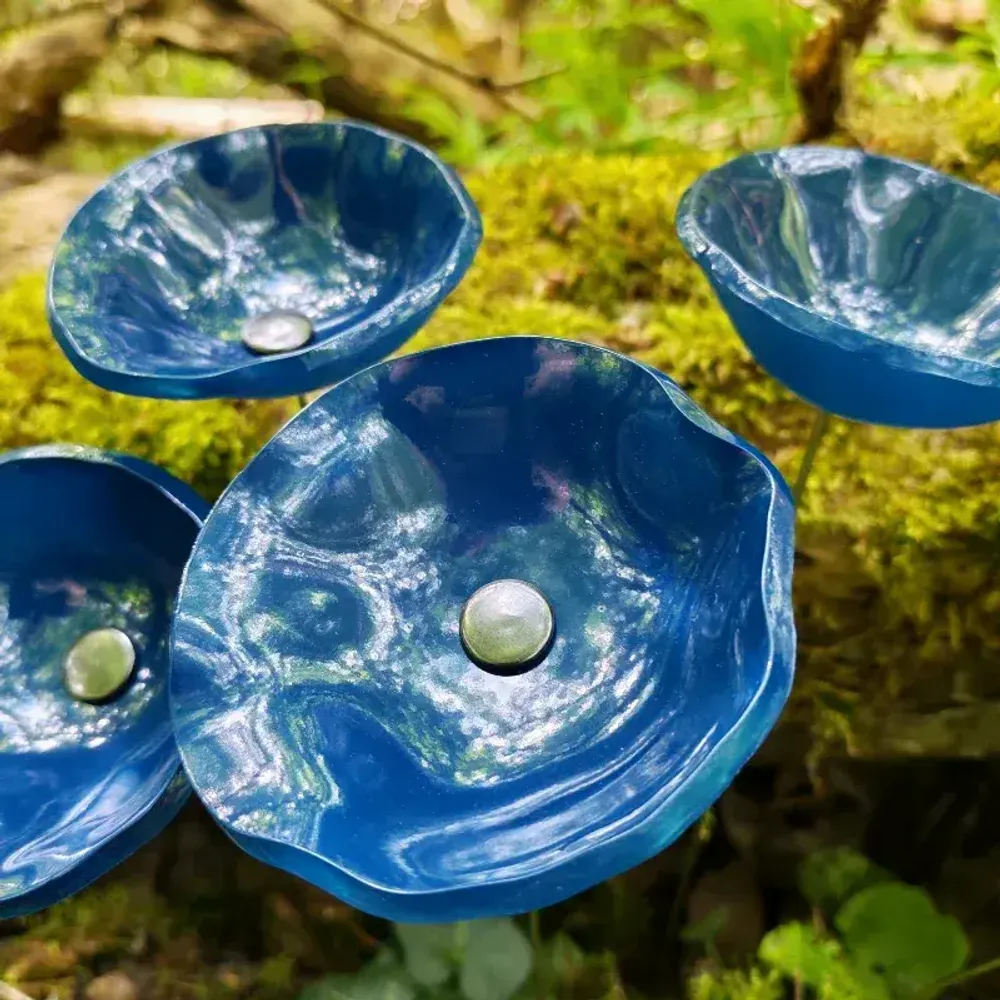 Décorations florales - Fleur de calebasse en verre de taille moyenne pour l'extérieur de couleur turquoise avec tige en acier inoxydable de 43 cm. - CARNEOL GLASS