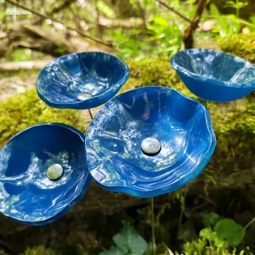 Décorations florales - Fleur de calebasse en verre de taille moyenne pour l'extérieur de couleur turquoise avec tige en acier inoxydable de 43 cm. - CARNEOL GLASS