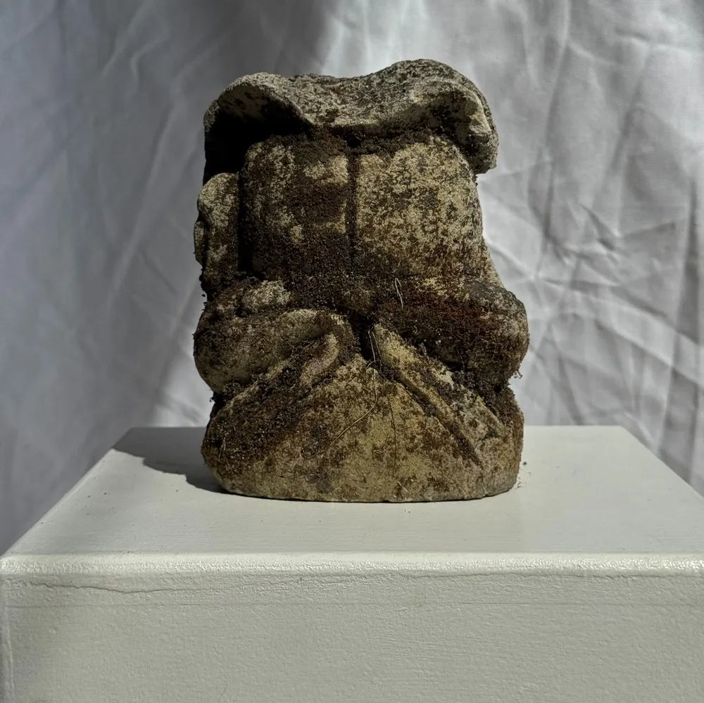 Accessoires de déco extérieure - Petite grenouille sculpture de pierre calcaire balinaise au couvre-che - OFFICE OBJETS