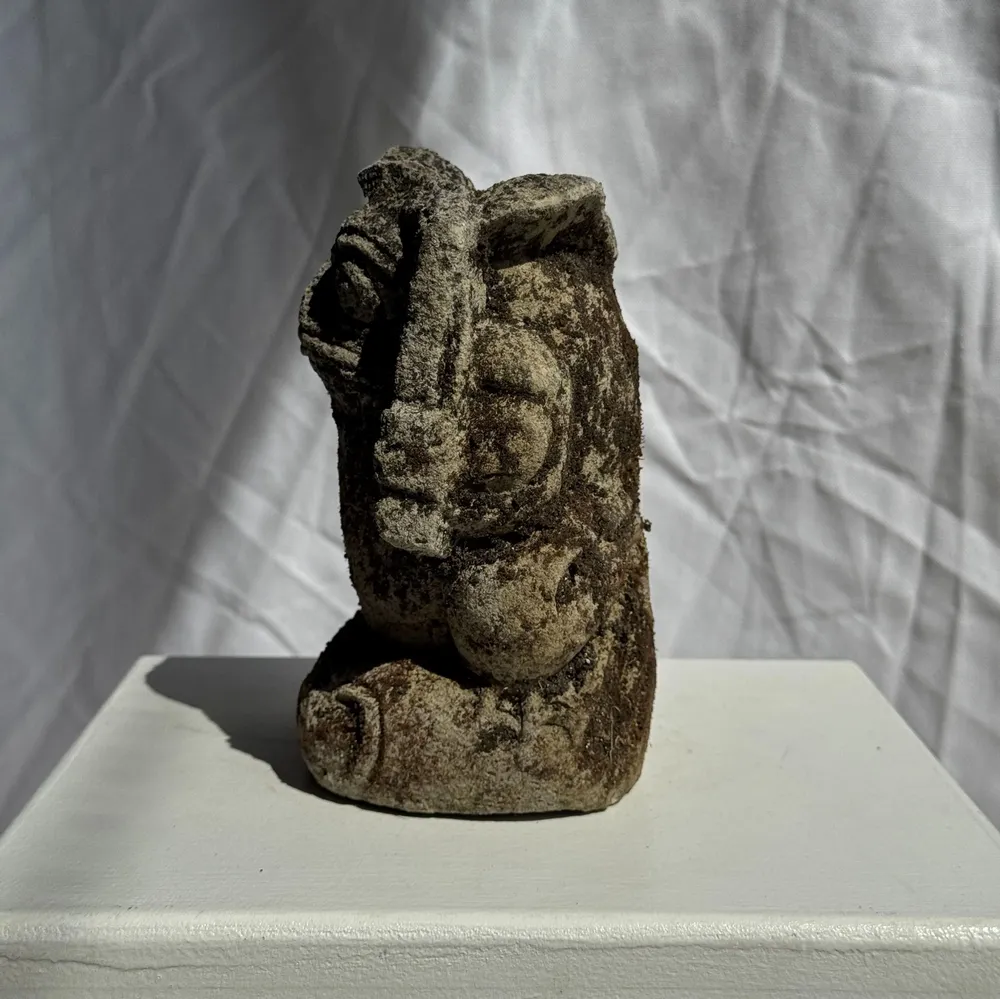 Accessoires de déco extérieure - Petite grenouille sculpture de pierre calcaire balinaise au couvre-che - OFFICE OBJETS