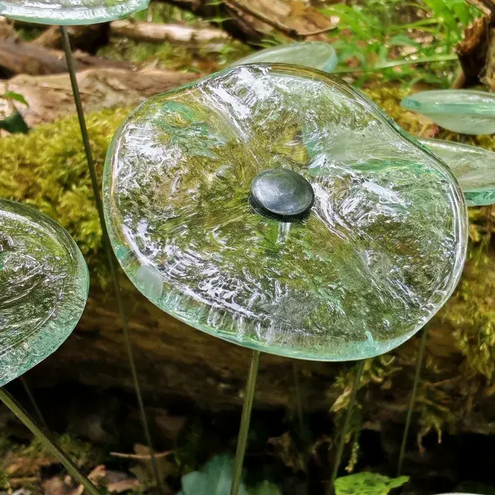 Décorations florales - Petite fleur ronde en verre pour l'intérieur de couleur transparente avec tige en acier inoxydable de 43 cm - CARNEOL GLASS