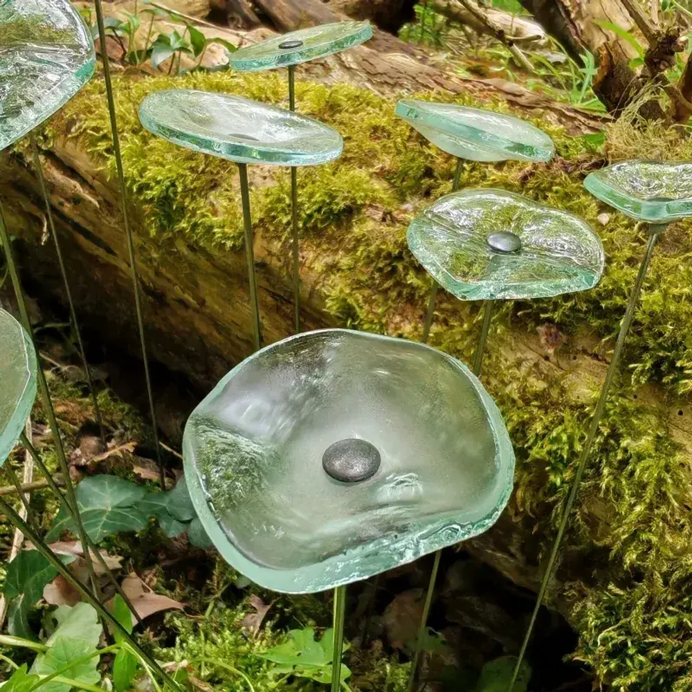 Décorations florales - Petite fleur ronde en verre pour l'intérieur de couleur transparente avec tige en acier inoxydable de 43 cm - CARNEOL GLASS