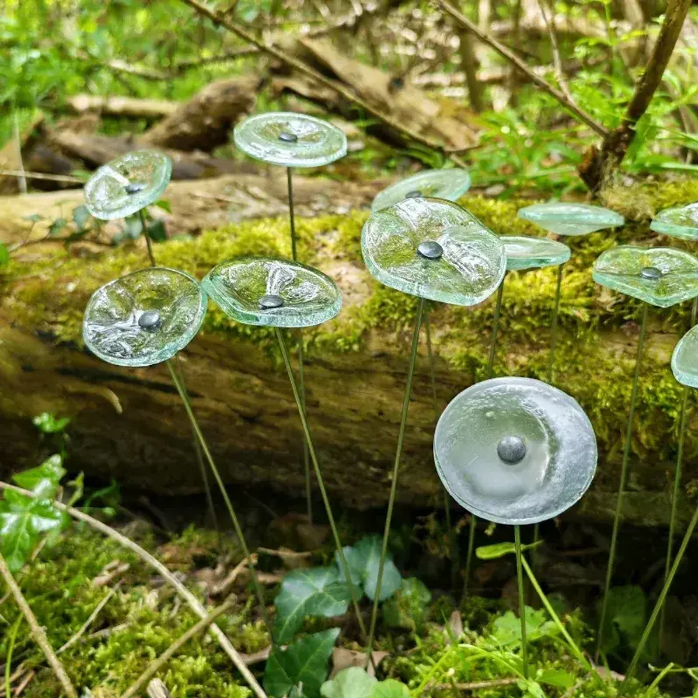 Décorations florales - Petite fleur ronde en verre pour l'intérieur de couleur transparente avec tige en acier inoxydable de 43 cm - CARNEOL GLASS