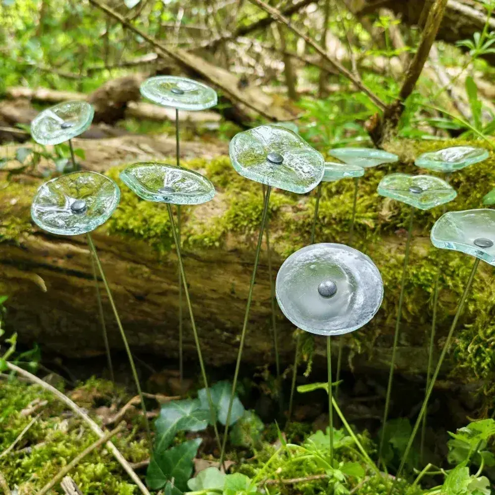 Décorations florales - Petite fleur ronde en verre pour l'intérieur de couleur transparente avec tige en acier inoxydable de 43 cm - CARNEOL GLASS