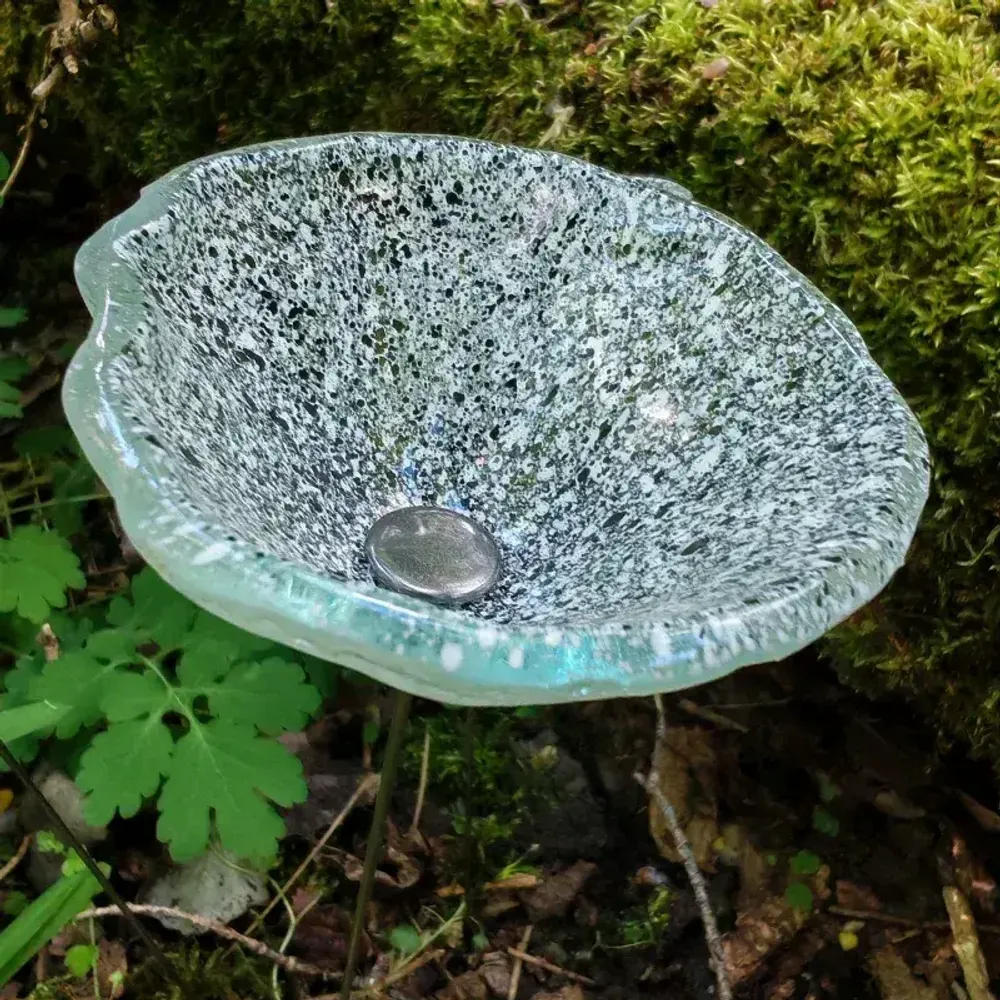 Décorations florales - Fleur de calebasse en verre de taille moyenne pour l'extérieur de couleur transparent-blanc-noir avec tige en acier inoxydable de 43 cm. - CARNEOL GLASS