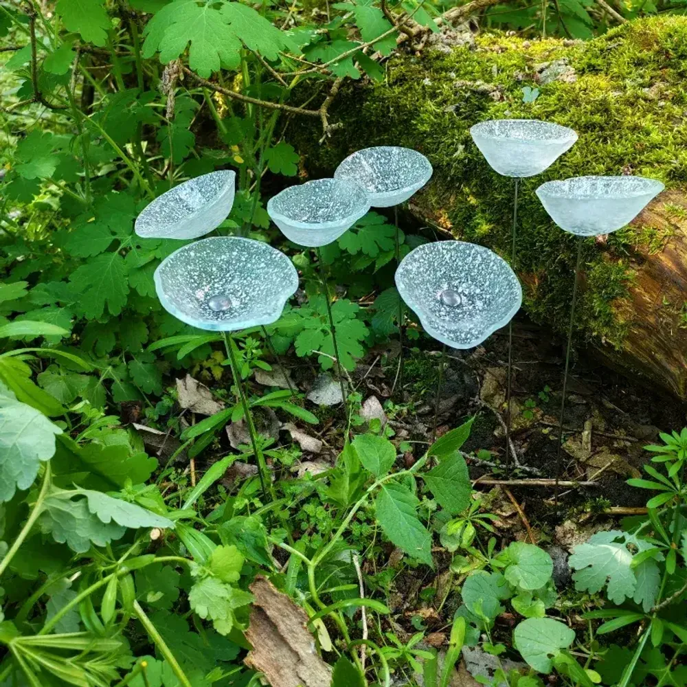 Floral decoration - Medium -sized glass calabel flower for outdoor in transparent-white colour with 43 cm stainless steel stem. - CARNEOL GLASS