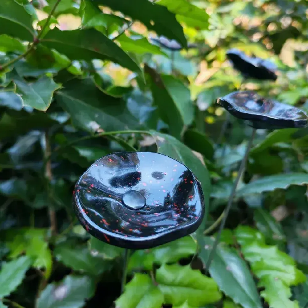 Floral decoration - Small glass flower for outdoor use in black, red - CARNEOL GLASS