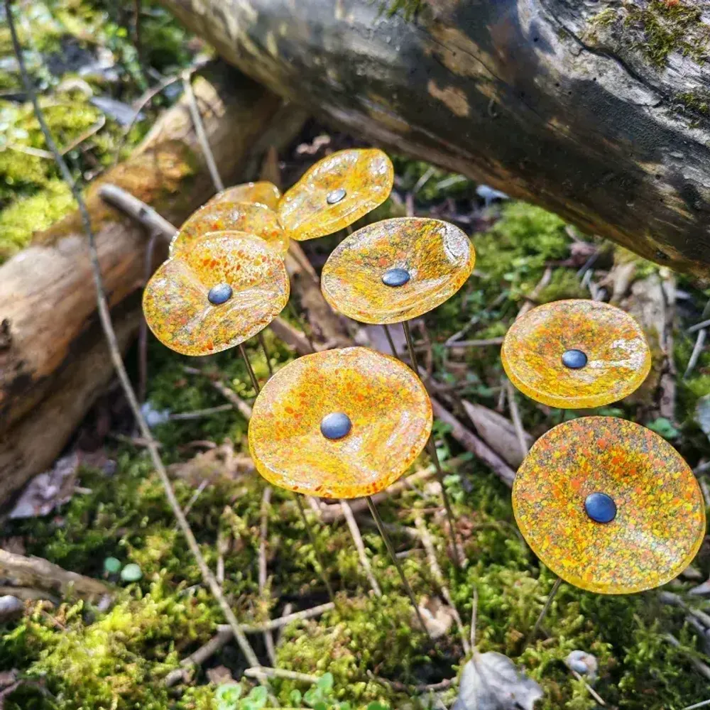 Garden accessories - Round glass flower for outdoor use in transparent, yellow, orange - CARNEOL GLASS