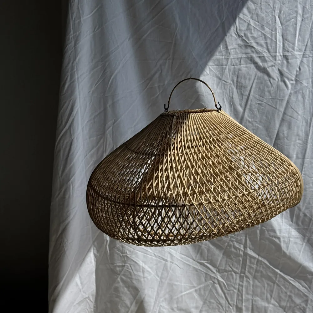 Hanging lights - Suspension, rattan lamp in the shape of a flower, tulip, corolla H:50 - OFFICE OBJETS