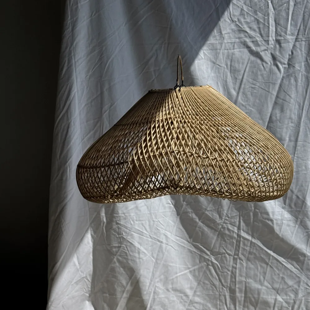 Hanging lights - Suspension, rattan lamp in the shape of a flower, tulip, corolla H:50 - OFFICE OBJETS