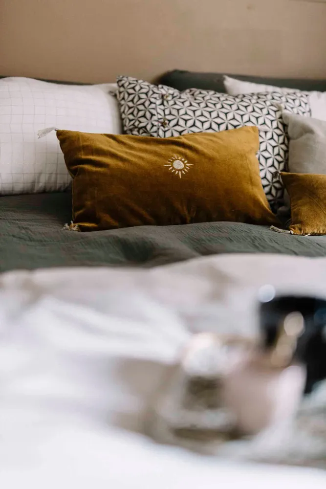 Fabric cushions - Coussin Velours or - BONCOEURS