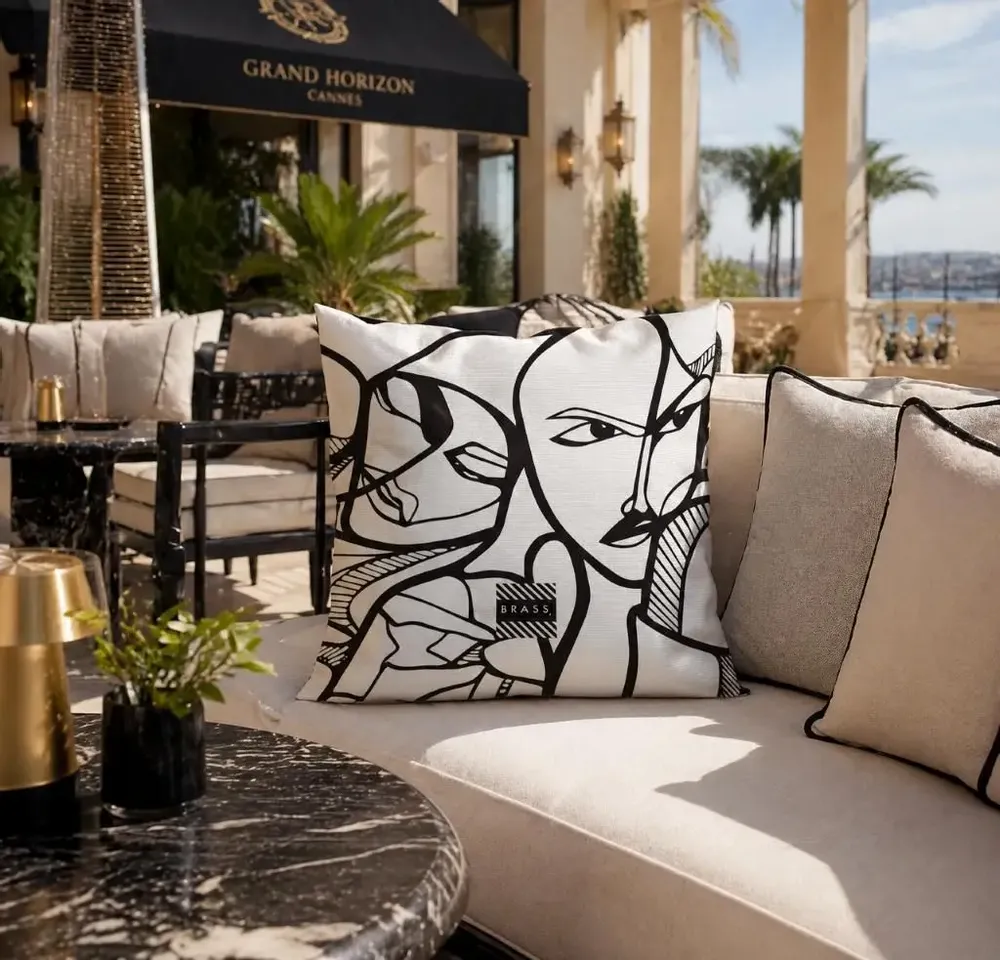 Tissus pour extérieurs - Coussin d'extérieur White Elongi  60 x 60 - Design by BRASS - ARTDECORIS