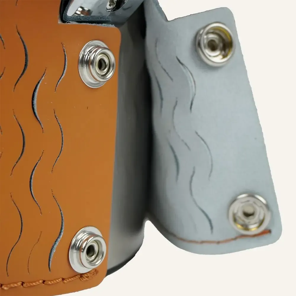 Carafes - Carafe thermique ELIDA – Acier inoxydable et cuir - 1,5L - LIMAC DESIGN