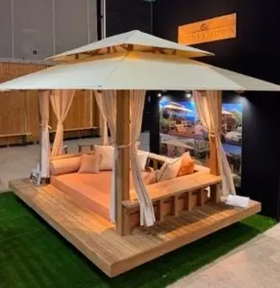 Gazébos, belvédères et pavillons de jardin - SAVANA – Lit de jardin haut de gamme / Gazebo de détente extérieur - HONEYMOON