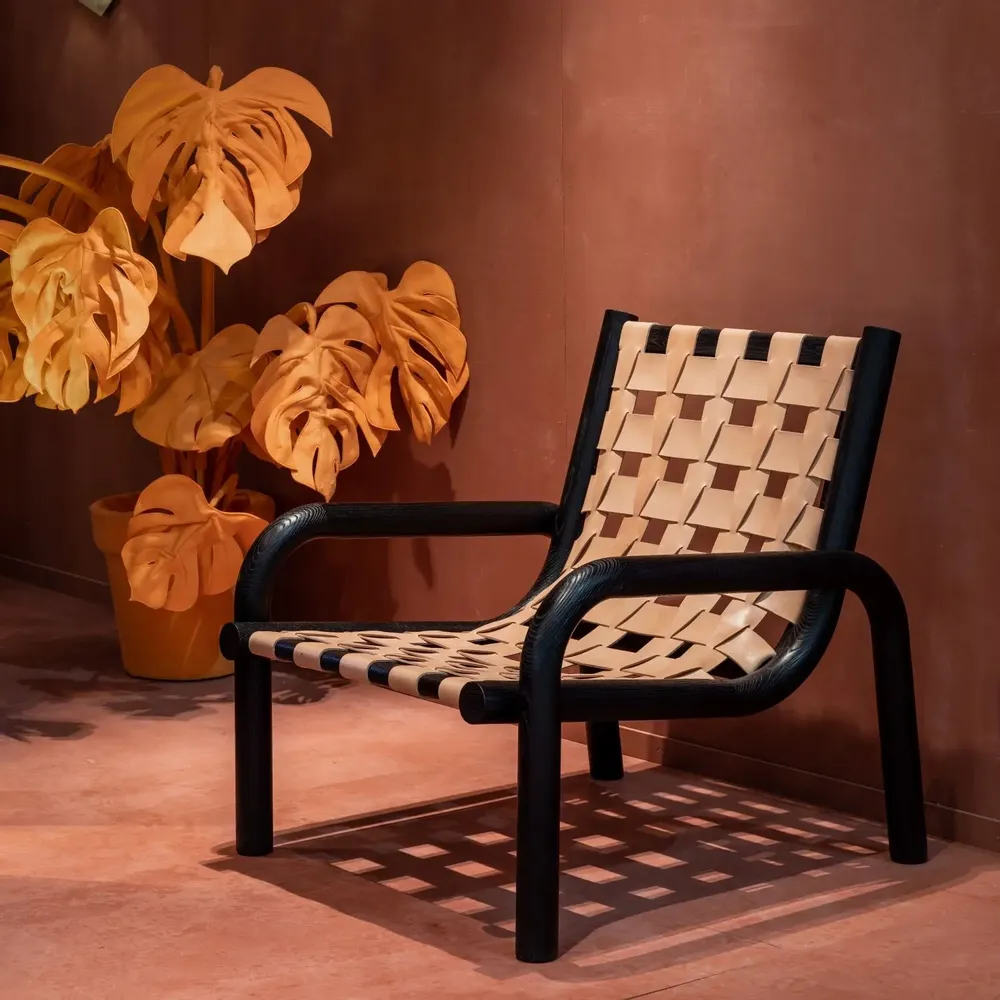Lounge chairs for hospitalities & contracts - Ginga Lounge Armchair in Natural Oak and Leather, made in Portugal - DUISTT