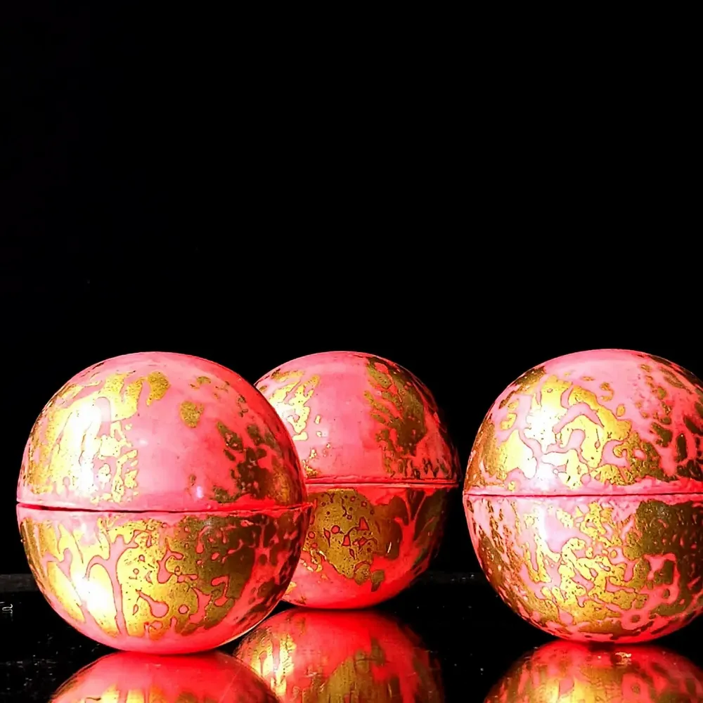 Design objects - Globe Classic Candle — Peony - PONPON CURIOSITAS