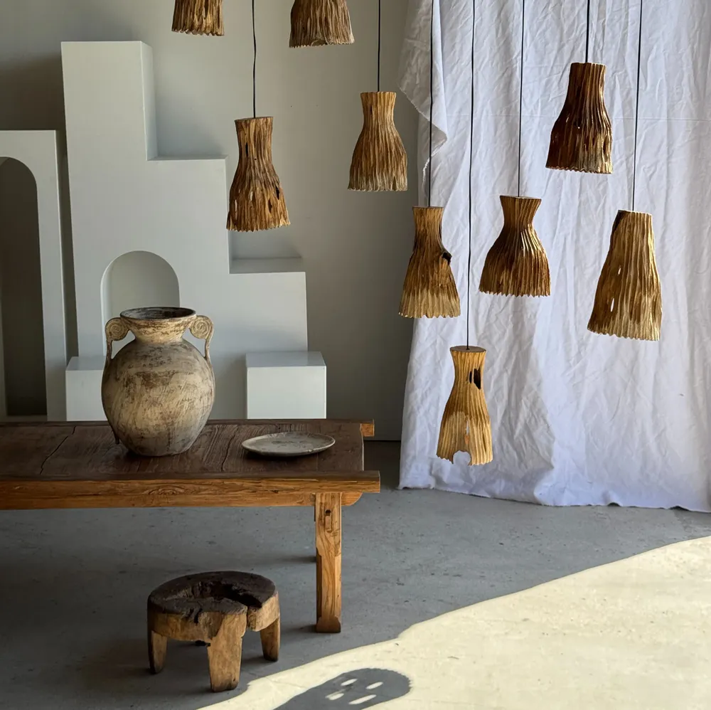 Abat-jours - Suspension ou abat-jour en teck naturel organique ajouré tubulaire H30 - OFFICE OBJETS