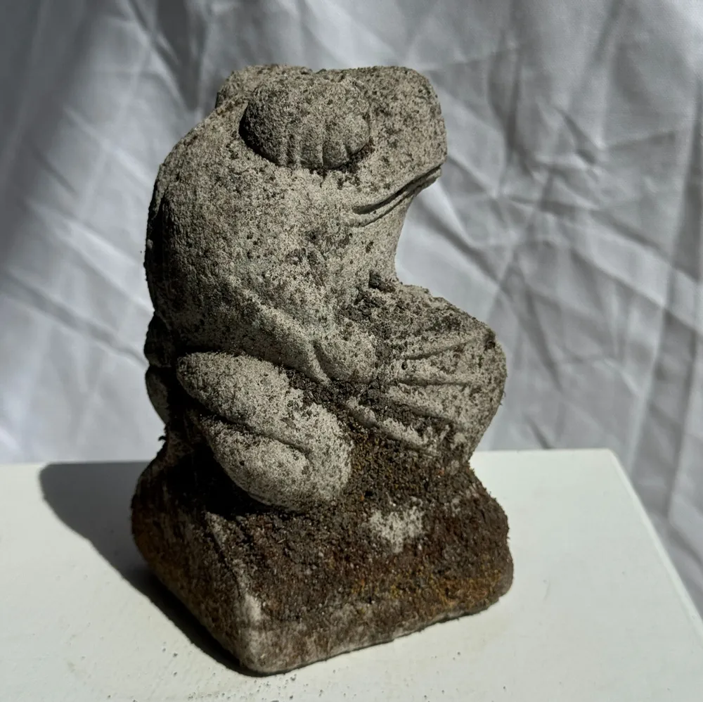 Accessoires de déco extérieure - Petite grenouille sculpture de pierre calcaire balinaise tambour - OFFICE OBJETS