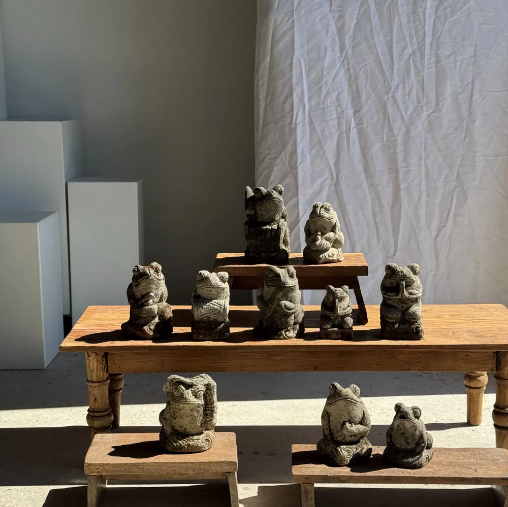 Accessoires de déco extérieure - Petite grenouille sculpture de pierre calcaire balinaise tambour - OFFICE OBJETS