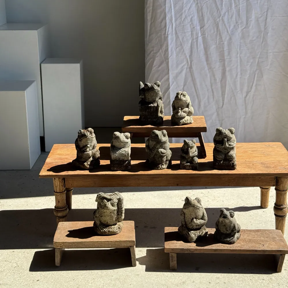 Accessoires de déco extérieure - Petite grenouille sculpture de pierre calcaire balinaise tambour - OFFICE OBJETS