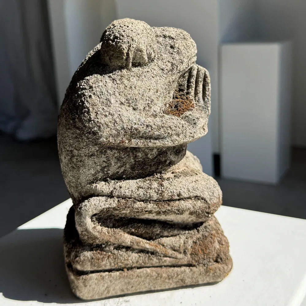 Sculptures, statuettes et miniatures - Petite grenouille sculpture de pierre calcaire prieuse (grande) - OFFICE OBJETS