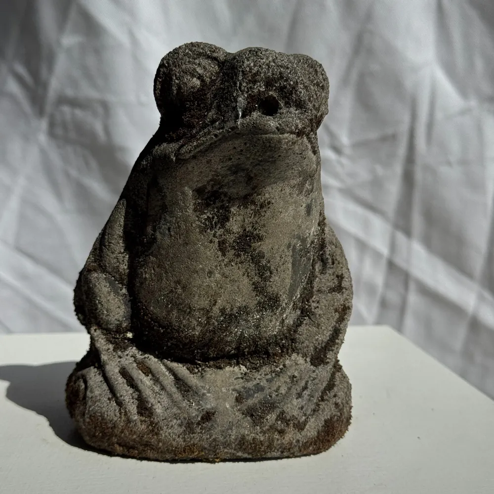 Sculptures, statuettes and miniatures - Small frog Balinese limestone sculpture H14 L10.5 L10 - OFFICE OBJETS