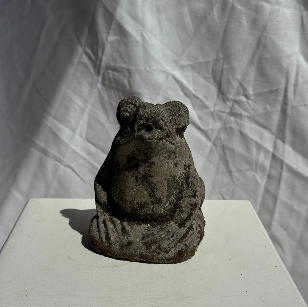 Sculptures, statuettes and miniatures - Small frog Balinese limestone sculpture H14 L10.5 L10 - OFFICE OBJETS